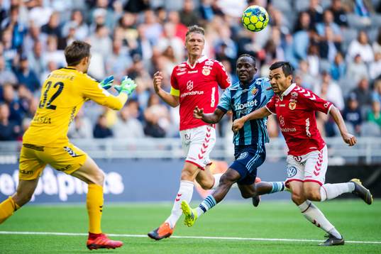 Kalmars målvakt Lucas Hägg-Johansson, Rasmus Elm och Emin