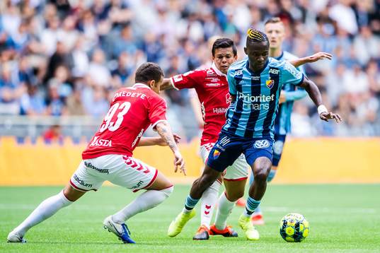 Kalmars Rafael Gimenes Da Silva och Emin Nouri mot