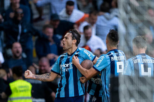 Djurgårdens Astrit Ajdarevic jublar