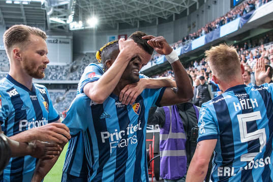 Djurgårdens Mohamed Buya Turay (m) jublar