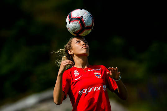 Bläddra bland fler bilder av Football, Women, Norway, J19, Training