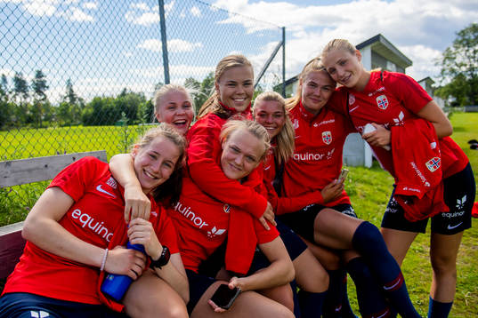 Elisabeth Terland, Hanne Larsen, Elin Åhgren Sørum, Malin