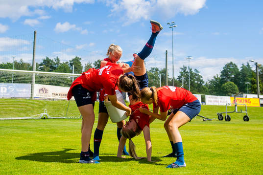 Ragne Hagen Svastuen, Vilde Gullhaug Birkeli, Anna Langås