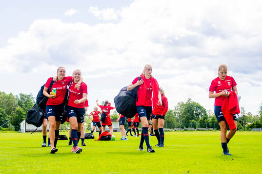 Jenny Kristine Røsholm Olsen, Anna Langås Jøsendal,