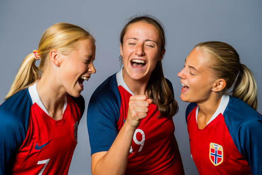 Julie Blakstad, Ragne Hagen Svastuen and Runa Lillegård of