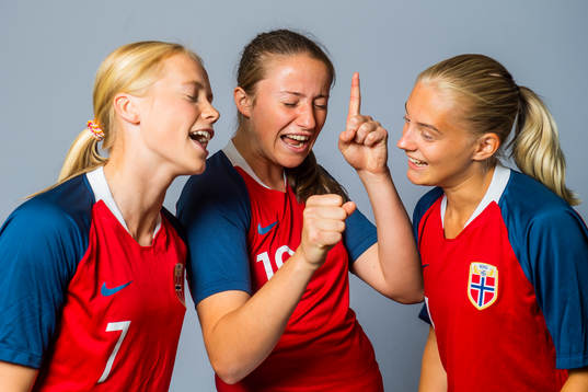 Julie Blakstad, Ragne Hagen Svastuen and Runa Lillegård of