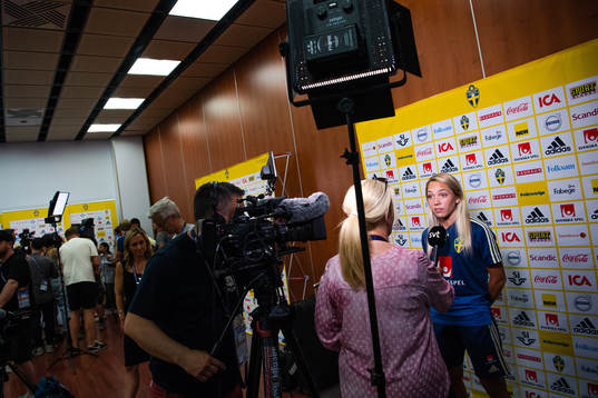 Bläddra bland fler bilder av Football, FIFA Women's World Cup, Day 26, Sweden, Training Session & Mixed Zone