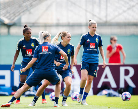 Madelen Janogy , Hanna Glas , Elin Rubensson and Olivia
