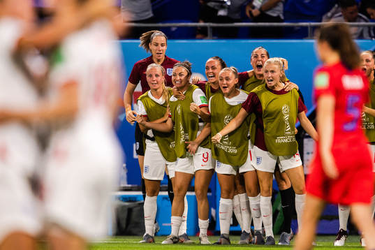 Players of England celebrates