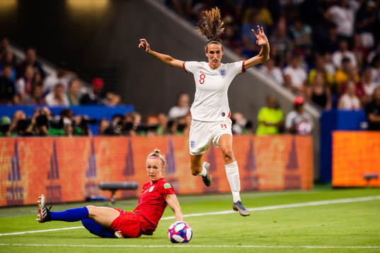 Jill Scott of England
