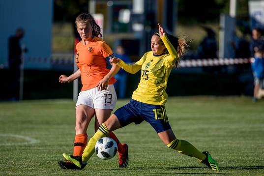 Nederländernas Sanna Koeleman och Sveriges Alice