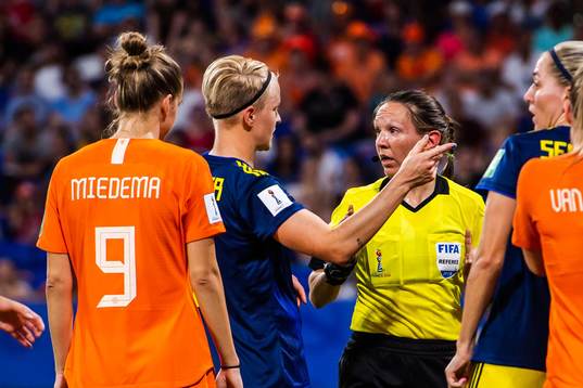 Referee Marie-Soleil Beaudoin in a conversation with Nilla