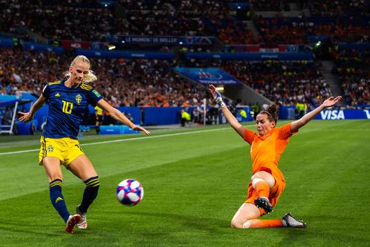 Sofia Jakobsson of Sweden and Merel Didi Van Dongen of
