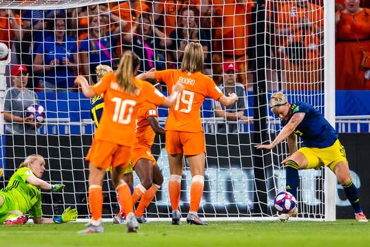 Nilla Fischer of Sweden with a save