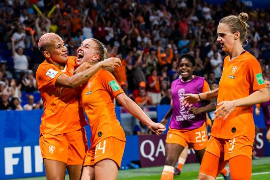 Jackie Noëlle Groenen of Netherlands celebrate with