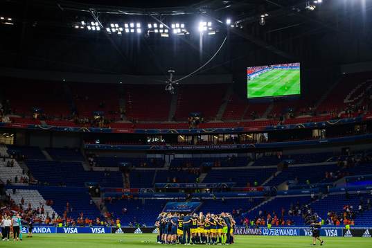 Players of Sweden gathers