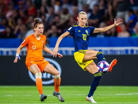 Merel Didi Van Dongen of Netherlands and Sofia Jakobsson of