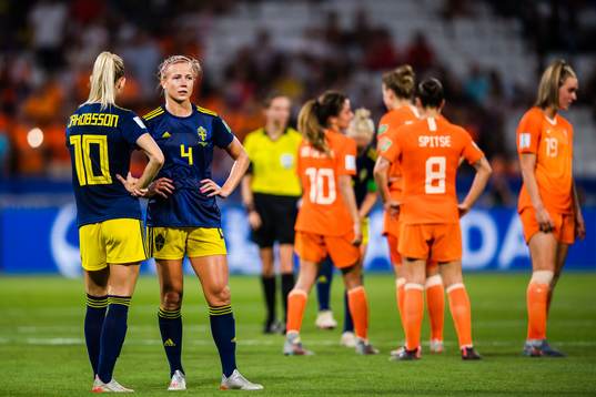 Sofia Jakobsson and Hanna Glas of Sweden look dejected