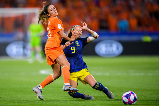 Daniëlle Van De Donk of Netherlands and Kosovare Asllani