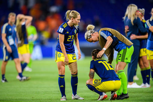 Elin Rubensson, Julia Zigiotti Olme and goalkeeper Jennifer