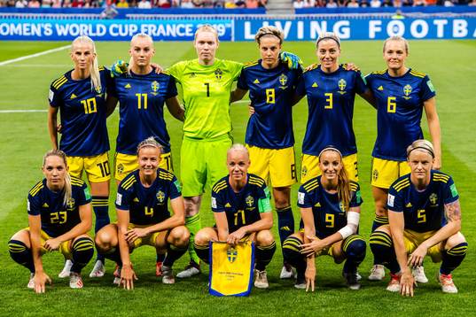 Sofia Jakobsson, Stina Blackstenius, goalkeeper Hedvig