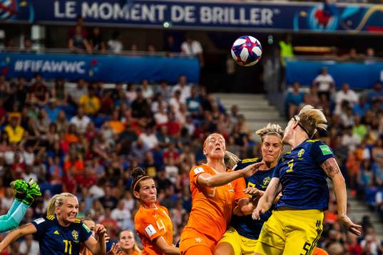 Lineth Enid Fabienne Beerensteyn of Netherlands and Hanna