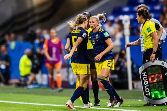 Magdalena Eriksson changes with Jonna Andersson of Sweden