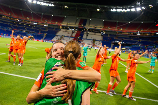 Dominique Bloodworth of Netherlands celebrates