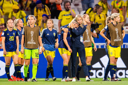 Mimmi Larsson , Julia Roddar , goalkeeper Jennifer Falk ,