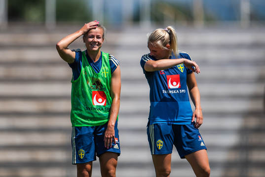 Hanna Glas and Stina Blackstenius of Sweden