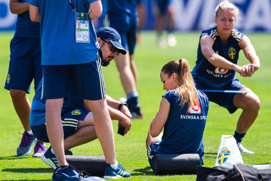 Houman Ebrahimi, doctor and Kosovare Asllani of Sweden
