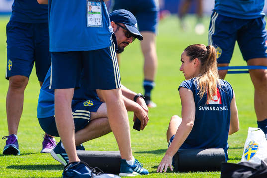 Houman Ebrahimi, doctor and Kosovare Asllani of Sweden