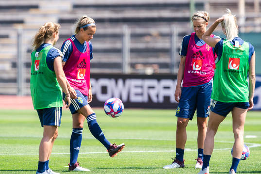 Nathalie Björn and Lina Hurtig of Sweden
