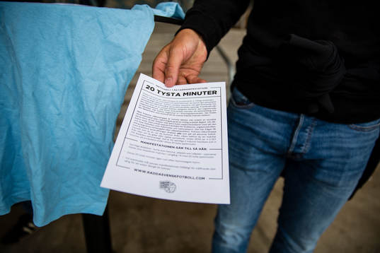 Flygblad som uppmanar till 20 tysta minuter