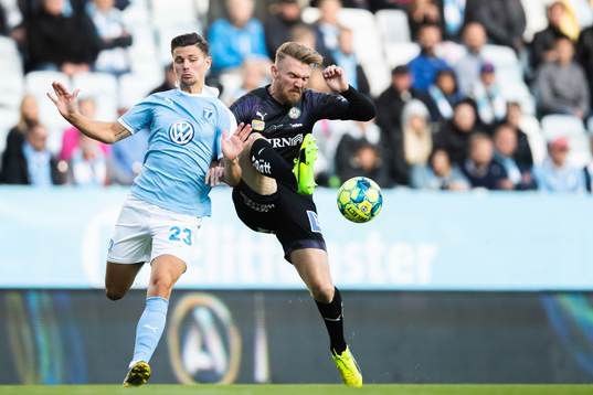 Malmö FFs Marcus Antonsson och Örebros Michael Almebäck