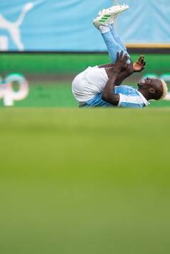 Malmö FFs Bonke Innocent har ont