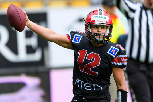 Carlstad Crusaders Karin Ullen jublar