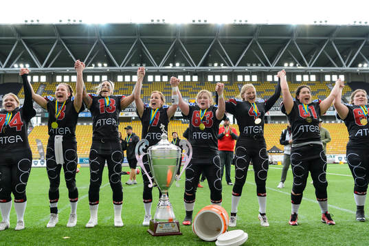 Svenska mästarna Carlstad Crusaders spelare jublar
