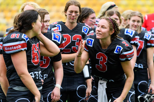 Carlstad Crusaders Moa Hansson jublar