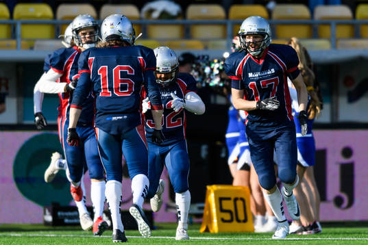 Stockholm Mean Machines spelare kommer in på arenan