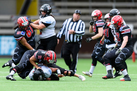 Carlstad Crusaders Karin Ullen stoppar Örebro Black