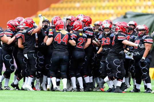 Carlstad Crusaders spelare jublar