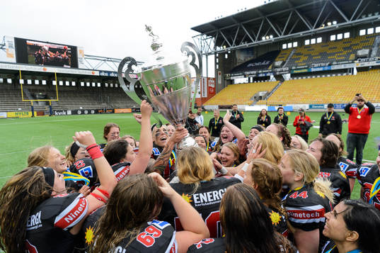 Carlstad Crusaders spelare jublar
