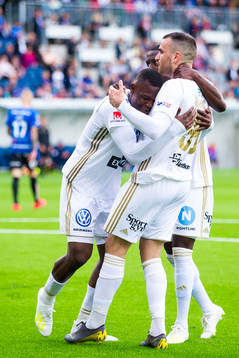 Östersunds Alhaji Gero jublar med Dino Islamovic