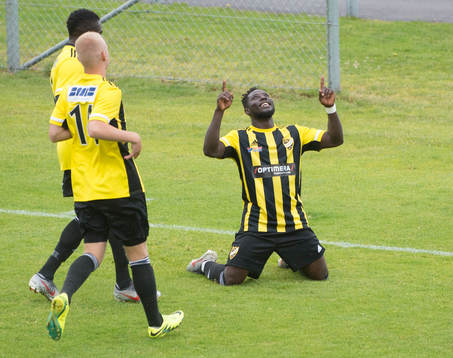 IFK Hässleholms skyttekung Mike Andrew segerjublar i