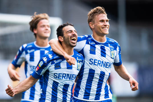 IFK Göteborgs André Calisir och Carl Starfelt jublar