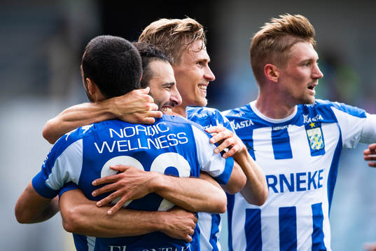 IFK Göteborgs Giorgi Kharaishvili kramar om och jublar med