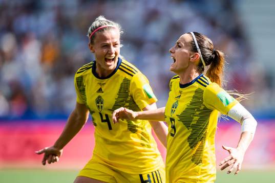 Kosovare Asllani of Sweden celebrate with Hanna Glas