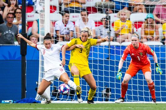 Jodie Taylor of England against Linda Sembrant and