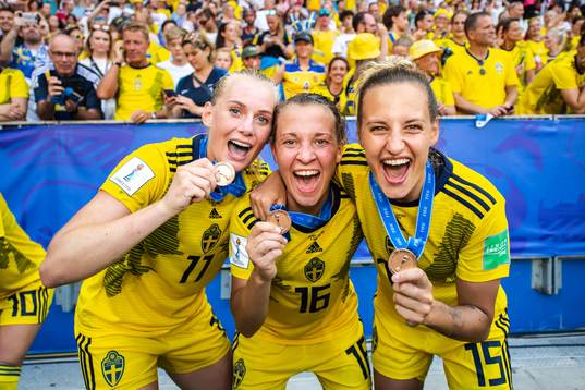 Stina Blackstenius, Julia Zigiotti Olme and Nathalie Björn